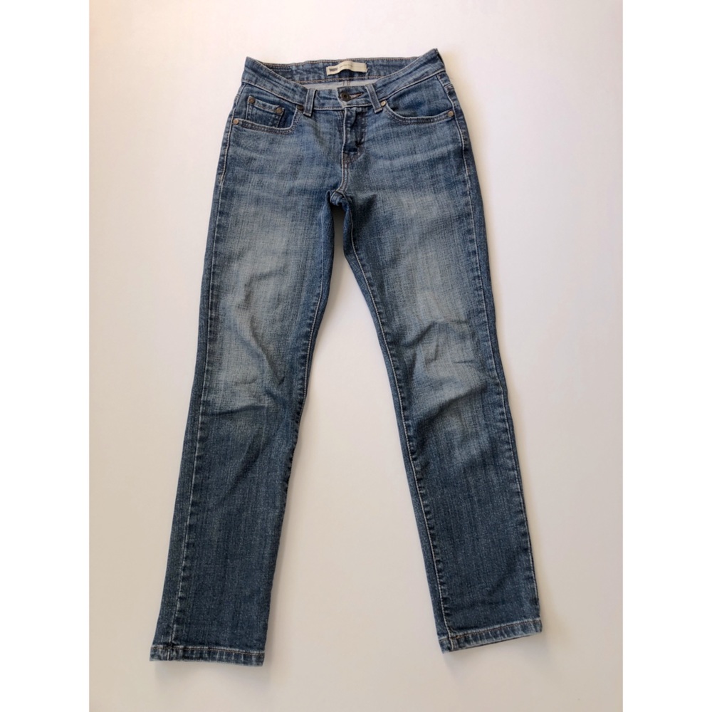Levi’s • 502 jeans